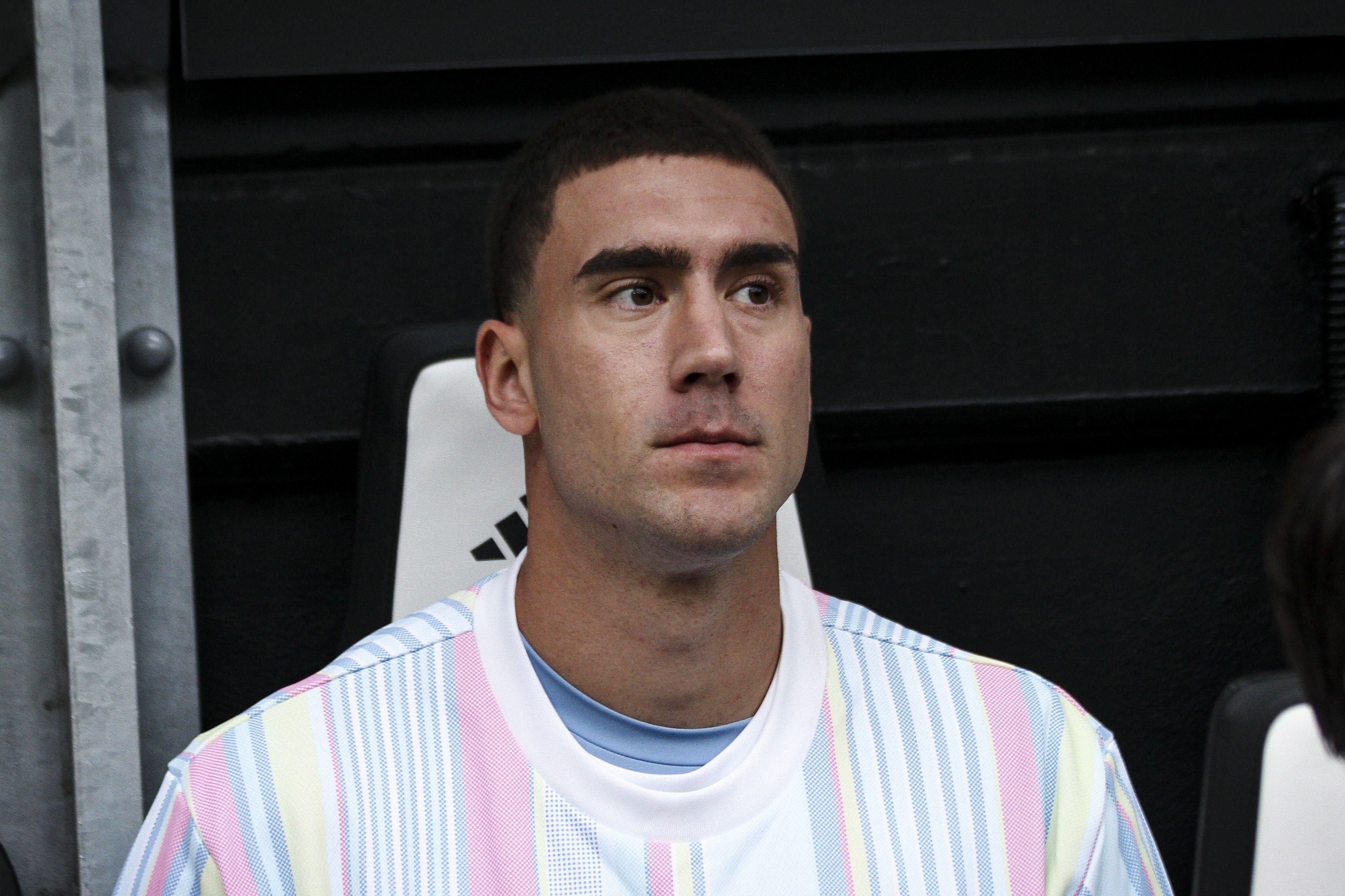 足球分析-莫雷托：米兰在与莱奥谈判续约 与弗拉霍维奇尚未深入谈判